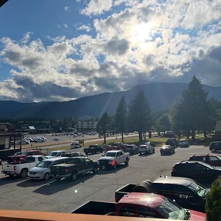 Chalet Inn Kitimat Luaran gambar
