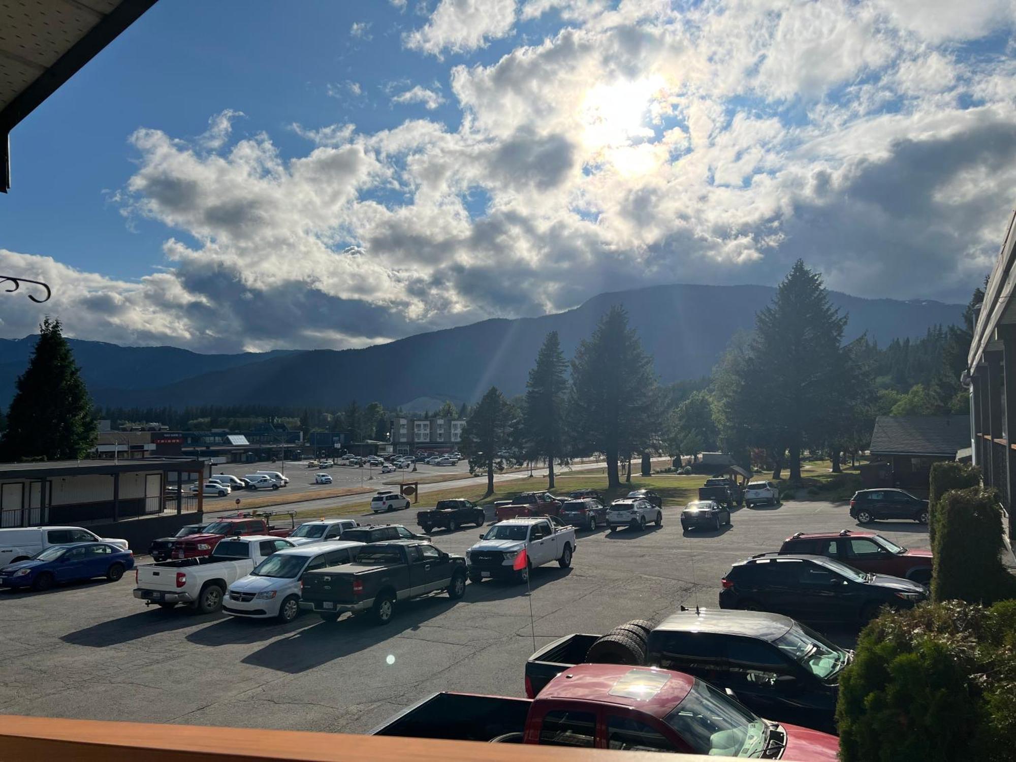 Chalet Inn Kitimat Luaran gambar