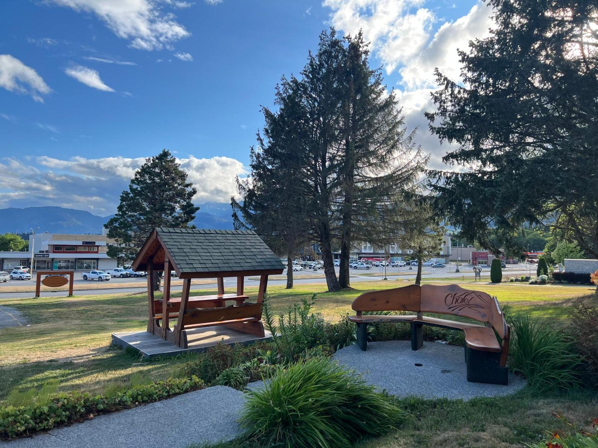Chalet Inn Kitimat Luaran gambar