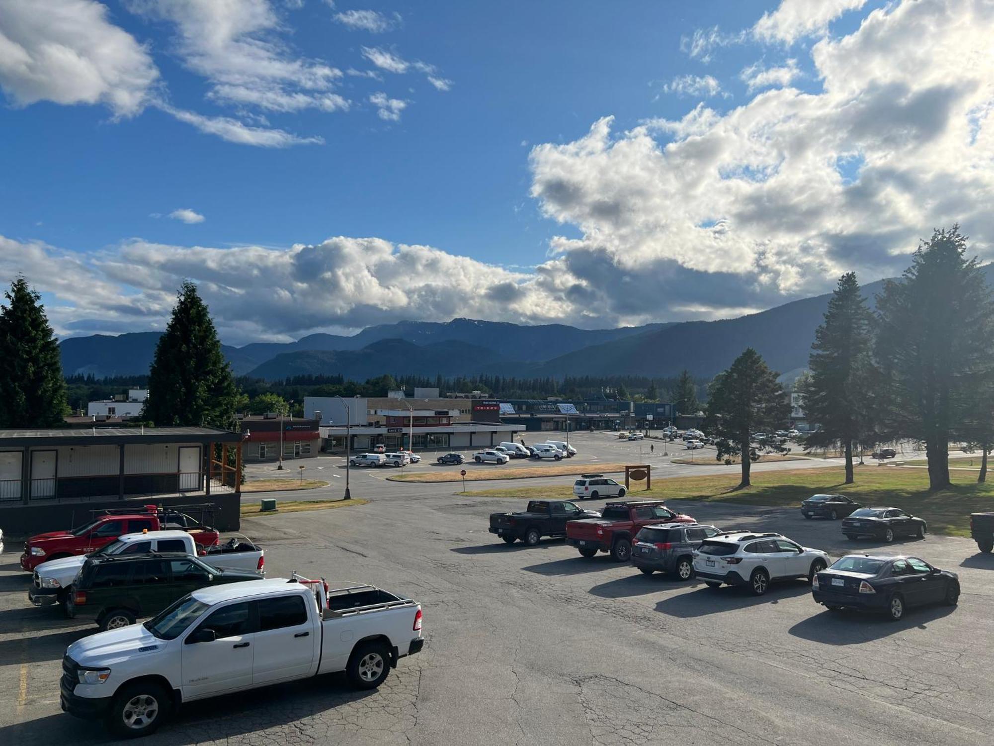 Chalet Inn Kitimat Luaran gambar