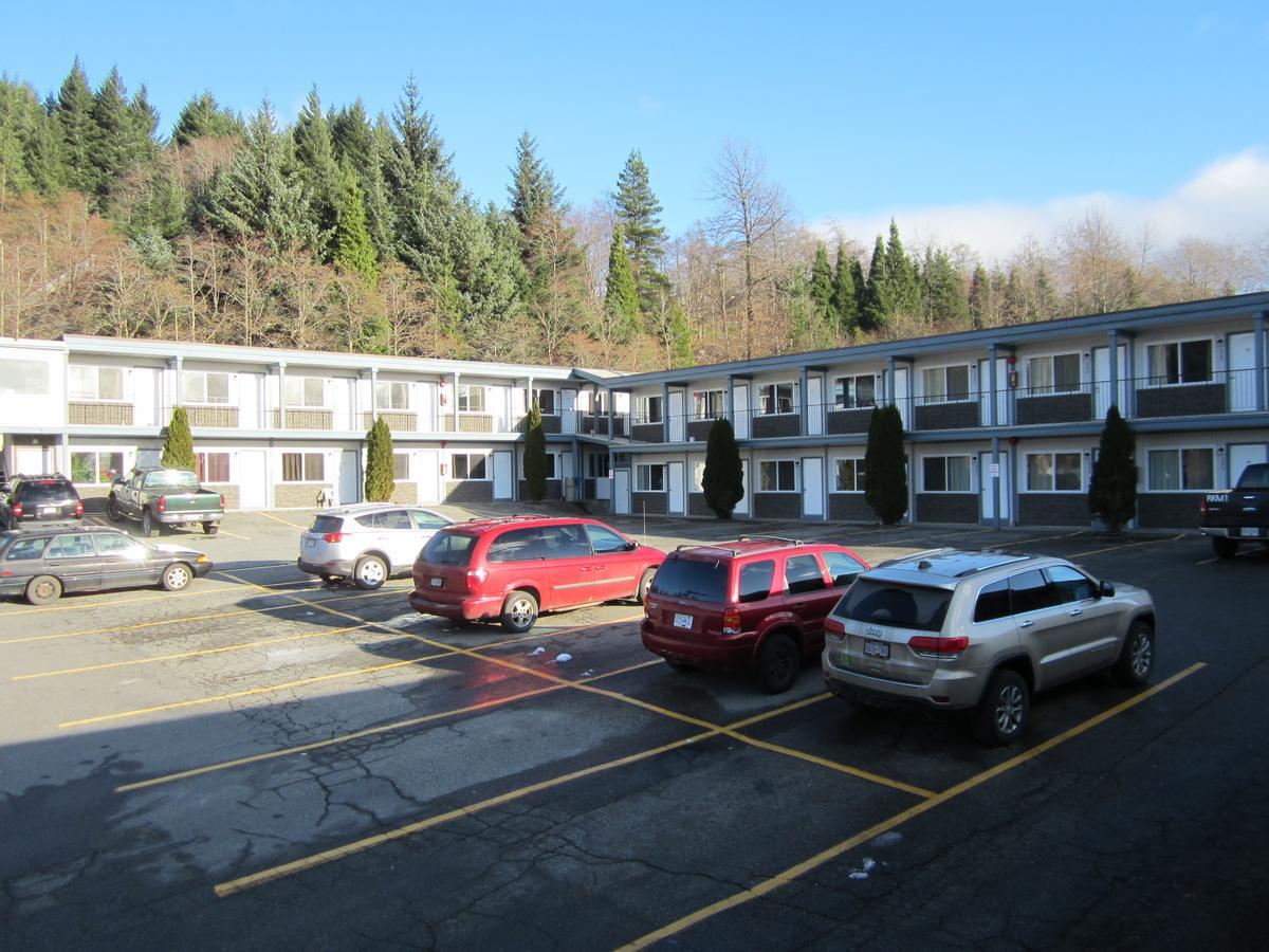 Chalet Inn Kitimat Luaran gambar