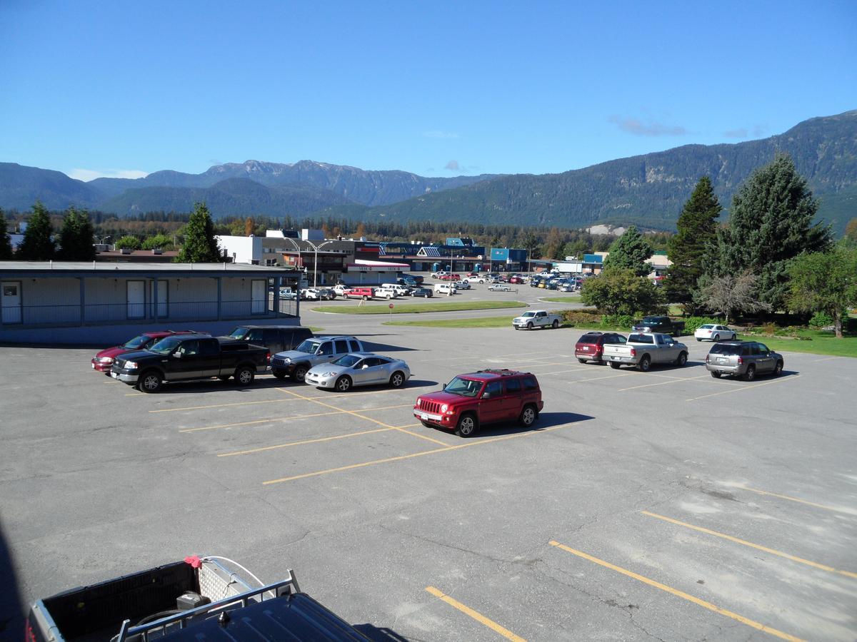 Chalet Inn Kitimat Luaran gambar