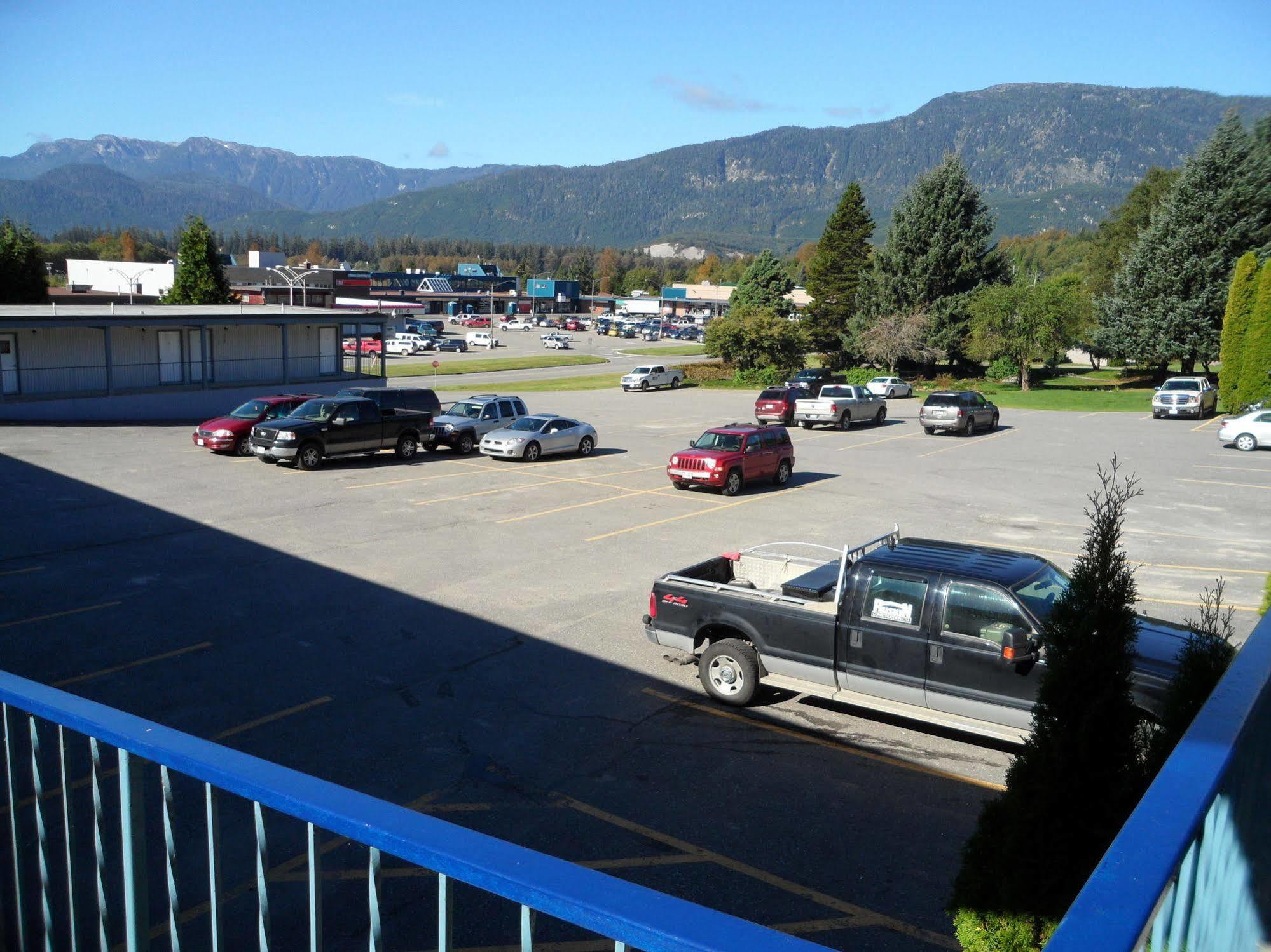 Chalet Inn Kitimat Luaran gambar