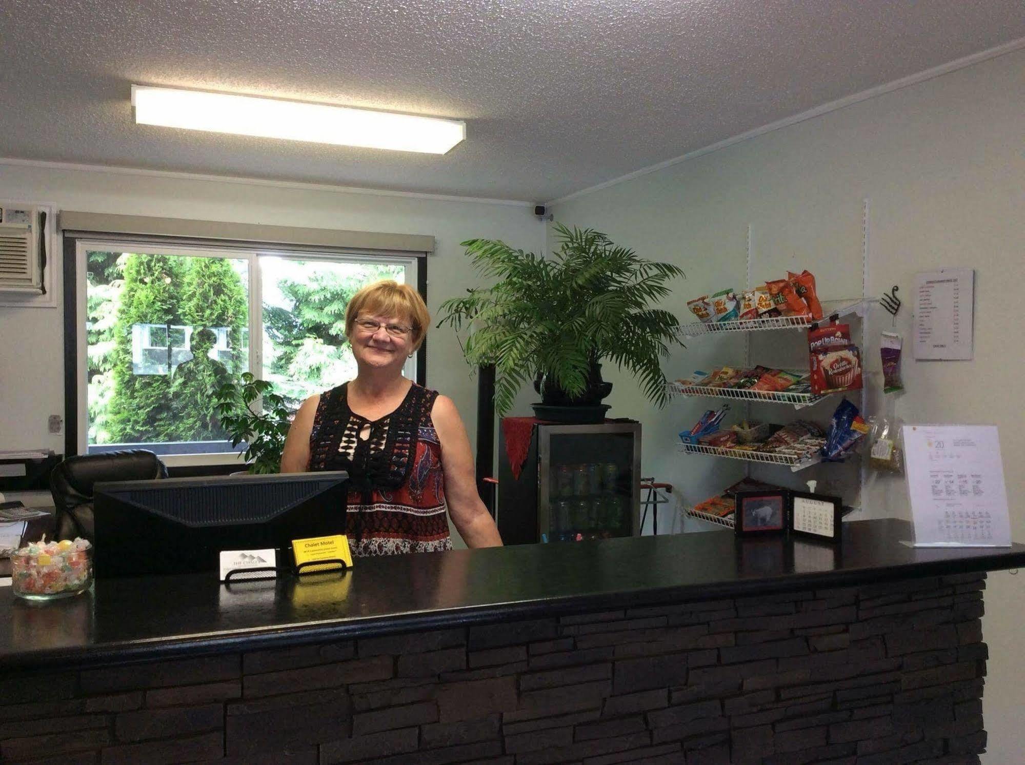 Chalet Inn Kitimat Luaran gambar
